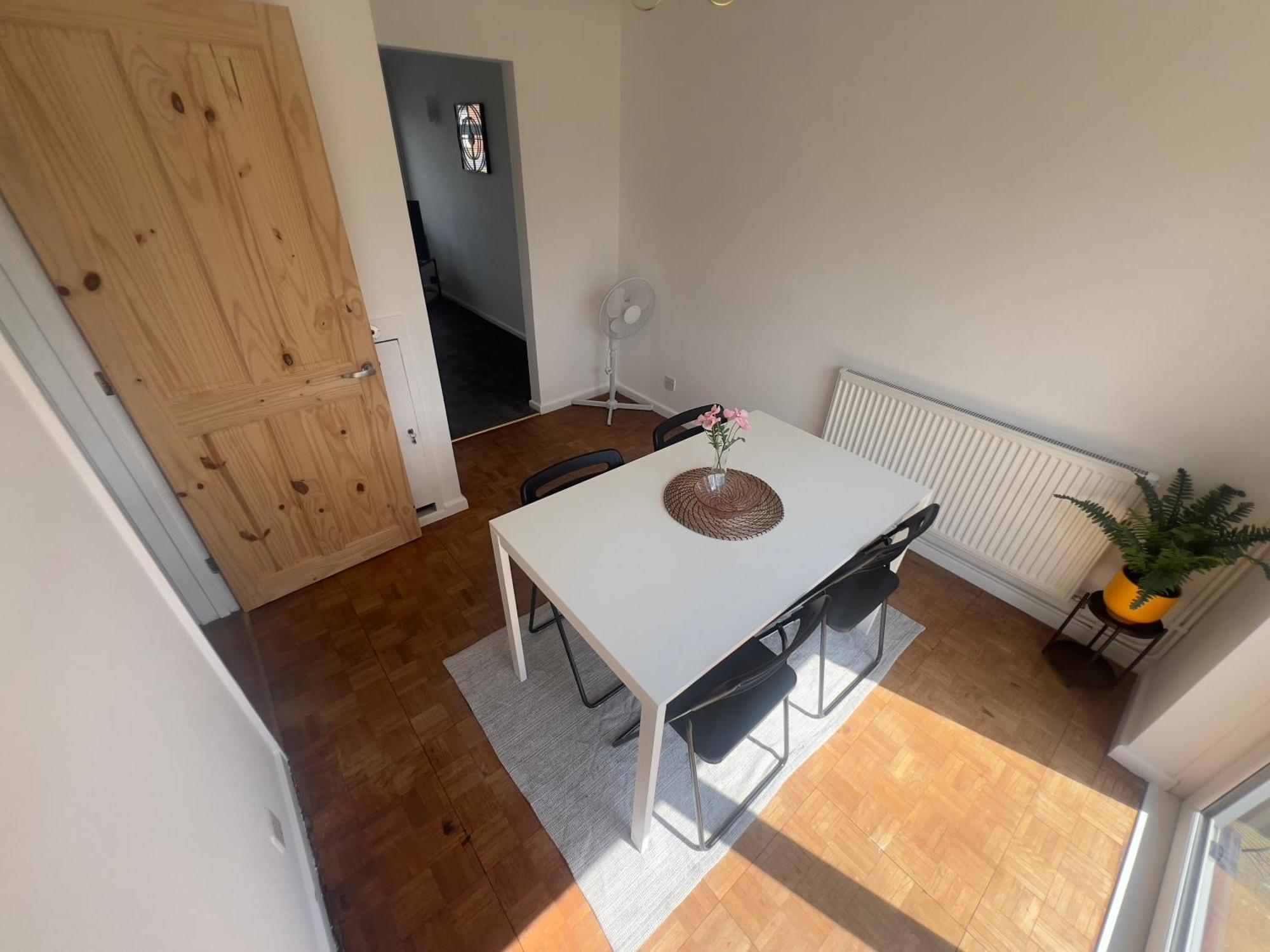 Villa Charming 3-Bed House In Leighton Buzzard Exterior foto
